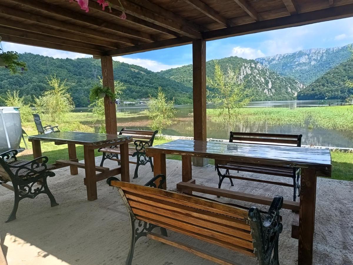 Casa Colt De Rai Leilighet Ogradina Eksteriør bilde